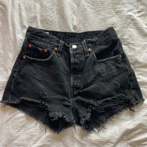 Levi’s 501 Shorts - Black - size 26